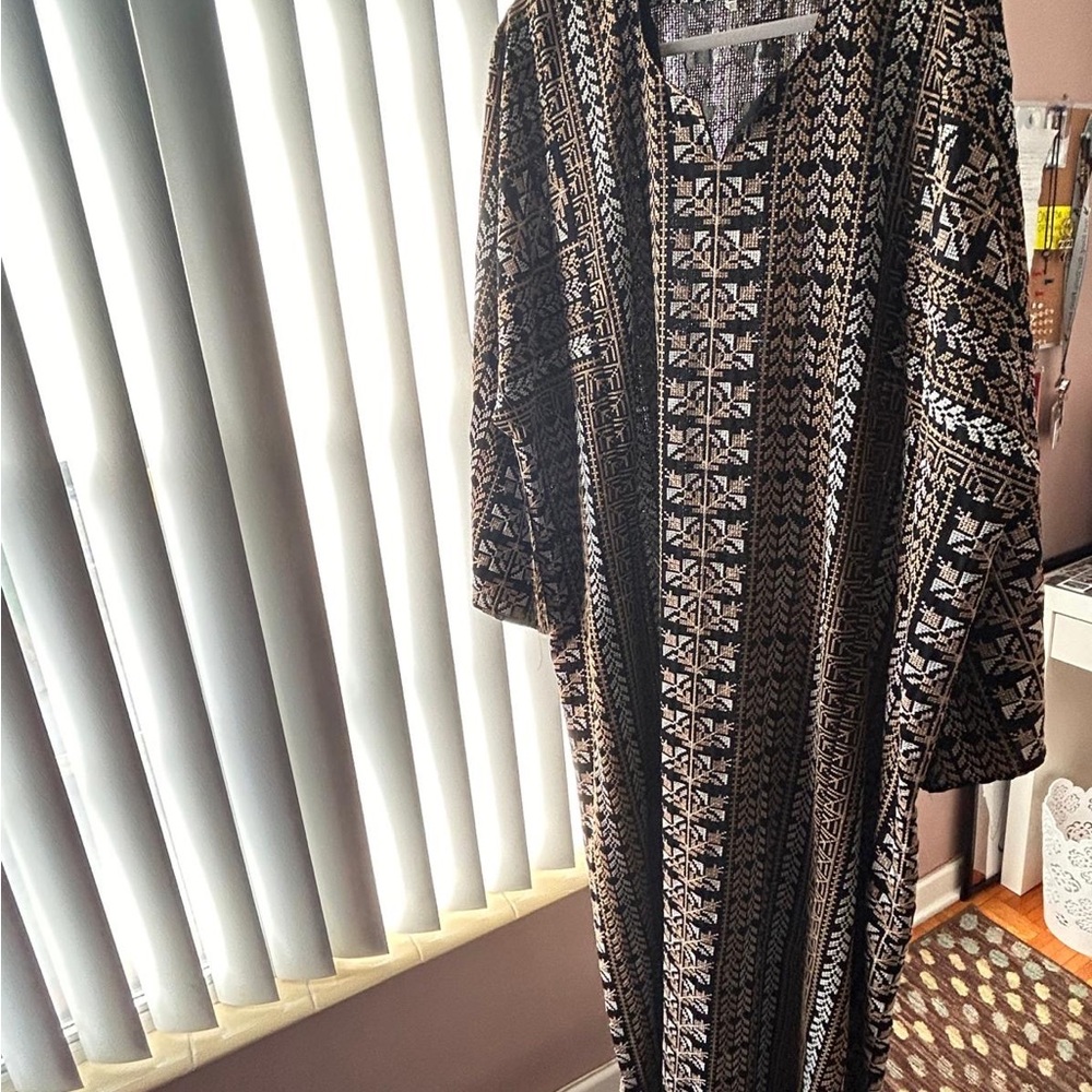 Elegant Black and White Patterned Kaftan